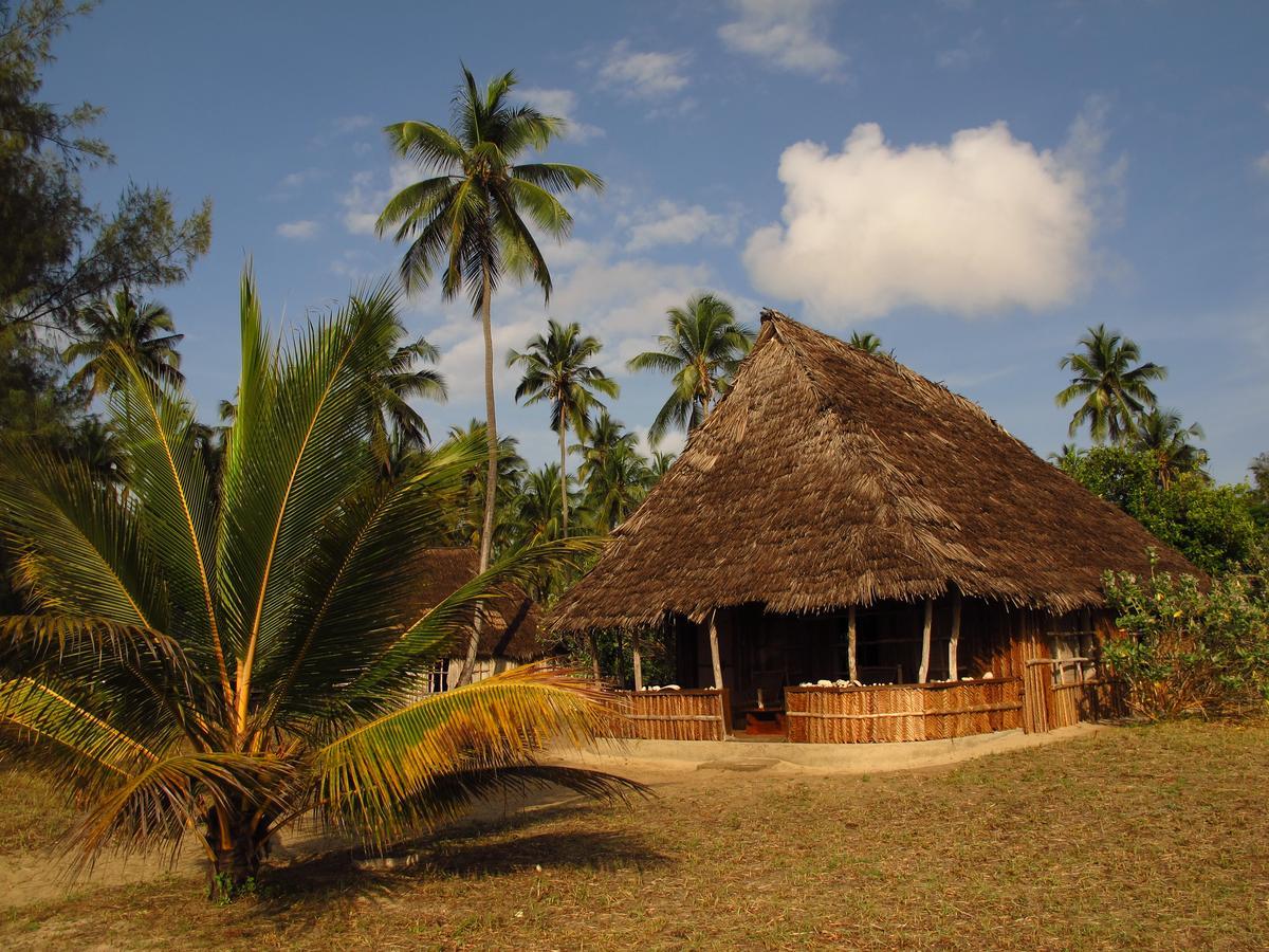 Emayani Beach Lodge Pangani Exterior photo
