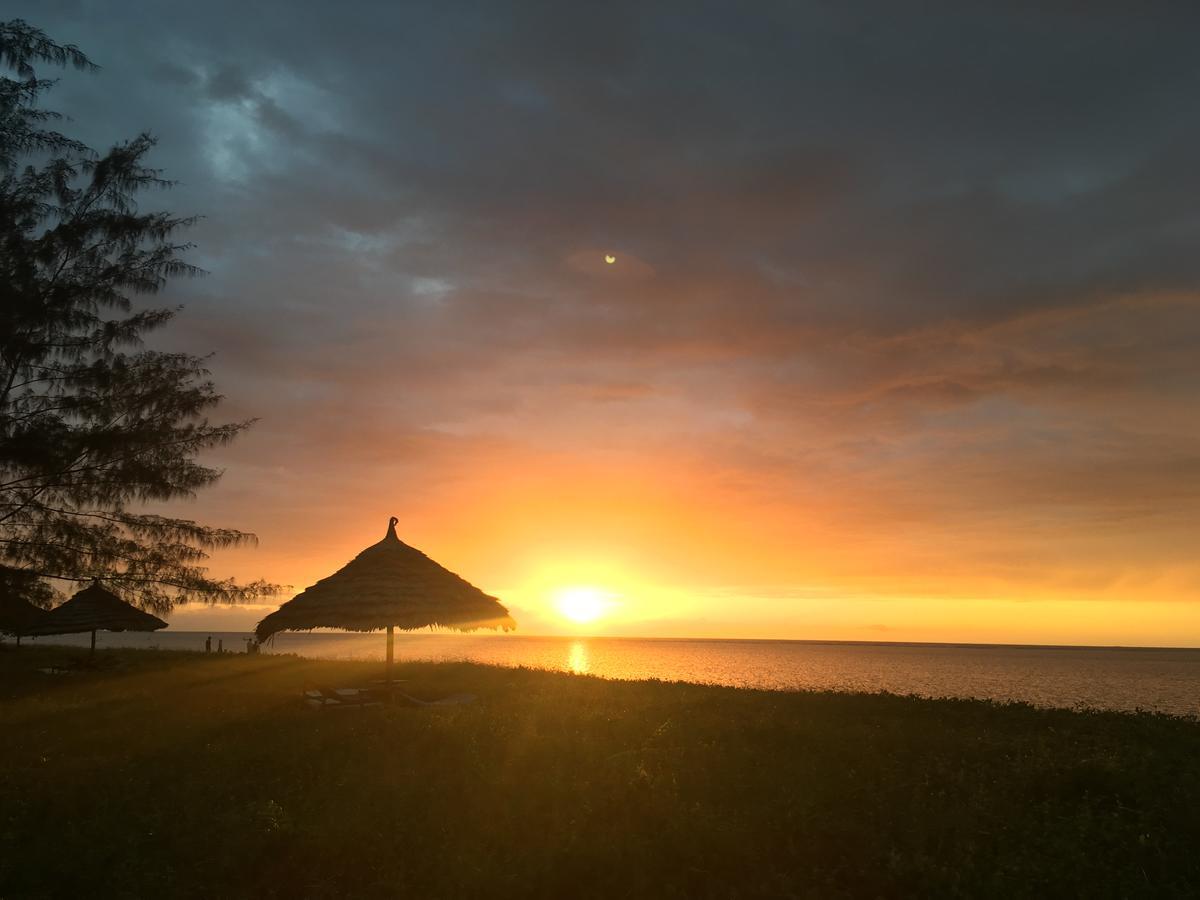 Emayani Beach Lodge Pangani Exterior photo